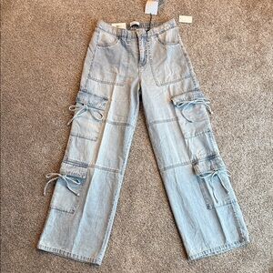 NWT Vanilla Star Multi-Cargo "Bow Jeans" Light Wash - Small